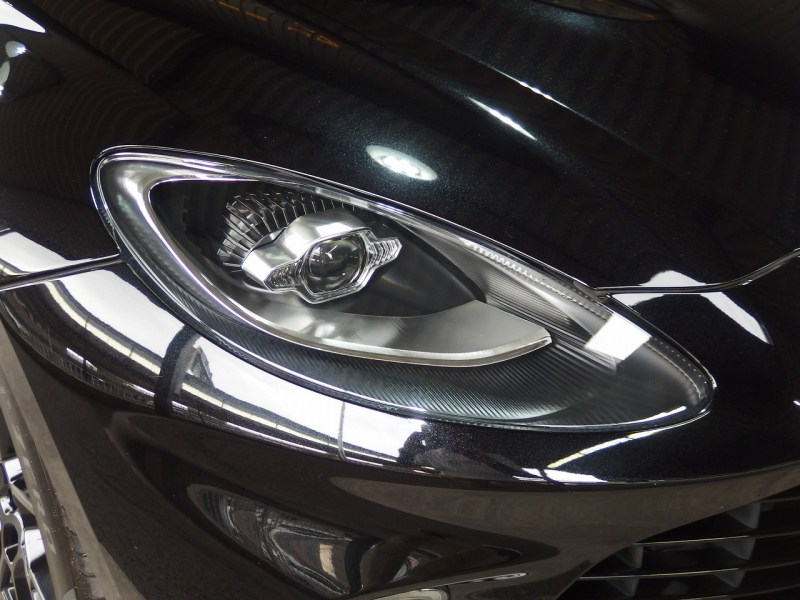 アストンマーティン&nbsp;DBX&nbsp;正規ディーラー車　右ハンドル&nbsp;中古車