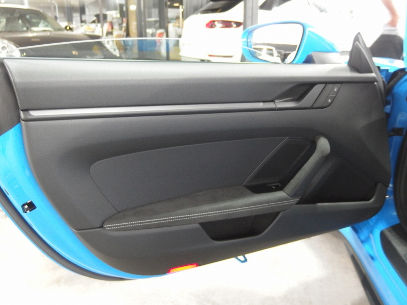 ポルシェ 911(Type992) GT3　正規ディーラー車　右ハンドル　PDK　2027年2月迄保証継承可 中古車