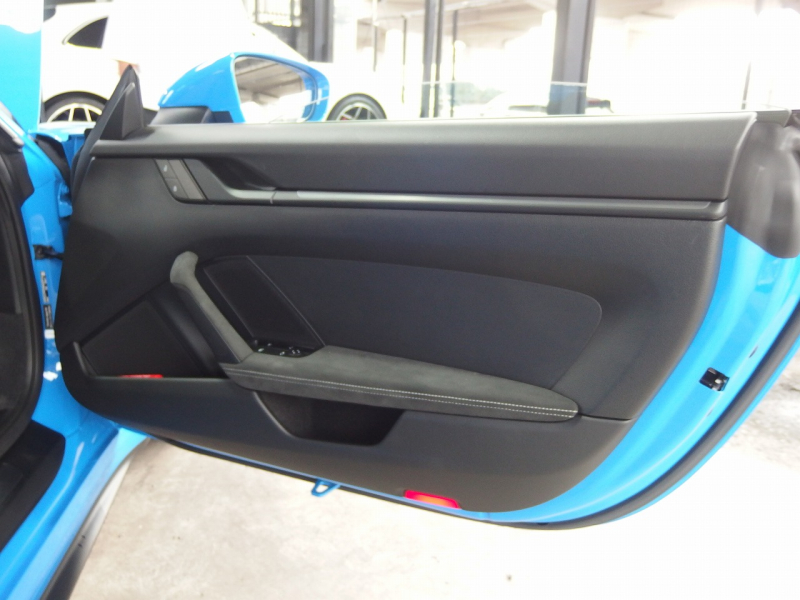 ポルシェ 911(Type992) GT3　正規ディーラー車　右ハンドル　PDK　2027年2月迄保証継承可 中古車