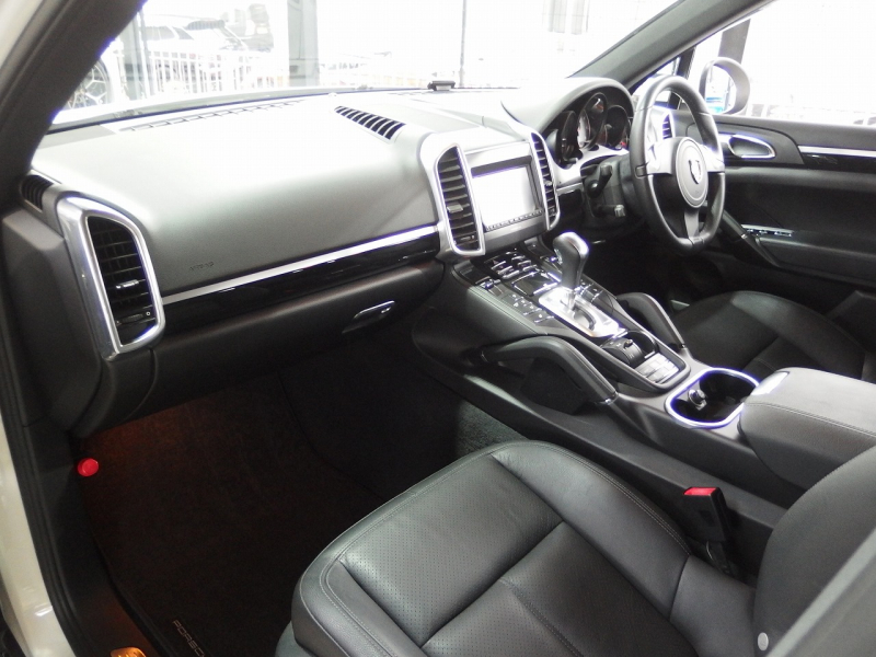 ポルシェ&nbsp;カイエン&nbsp;S　正規ディーラー車　右ハンドル　&nbsp;中古車