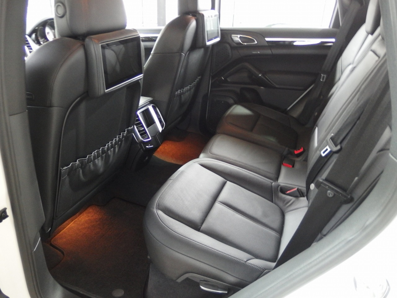 ポルシェ&nbsp;カイエン&nbsp;S　正規ディーラー車　右ハンドル　&nbsp;中古車