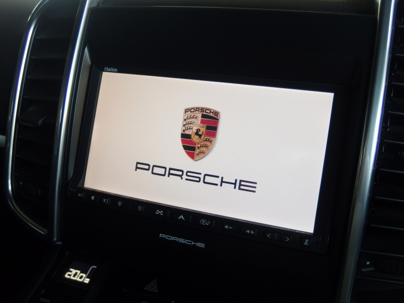 ポルシェ&nbsp;カイエン&nbsp;S　正規ディーラー車　右ハンドル　&nbsp;中古車