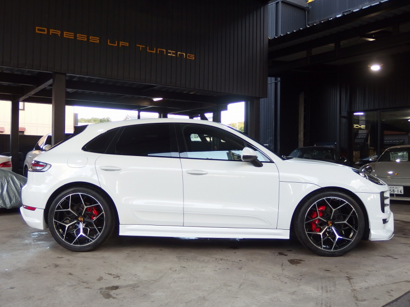 ポルシェ&nbsp;マカン&nbsp;S　正規ディーラー車　右ハンドル　EUR-GTエアロキット&nbsp;中古車