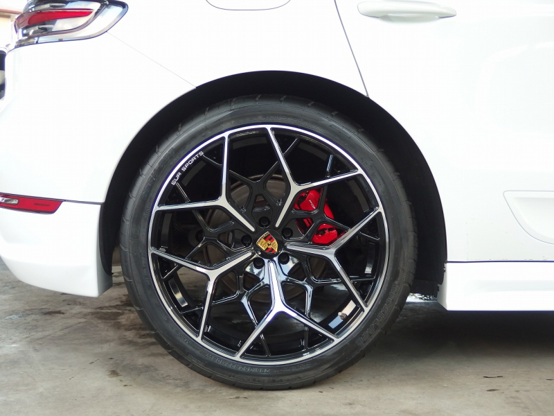 ポルシェ&nbsp;マカン&nbsp;S　正規ディーラー車　右ハンドル　EUR-GTエアロキット&nbsp;中古車