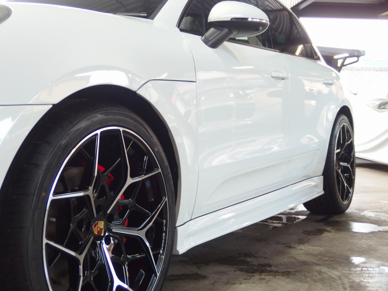 ポルシェ&nbsp;マカン&nbsp;S　正規ディーラー車　右ハンドル　EUR-GTエアロキット&nbsp;中古車