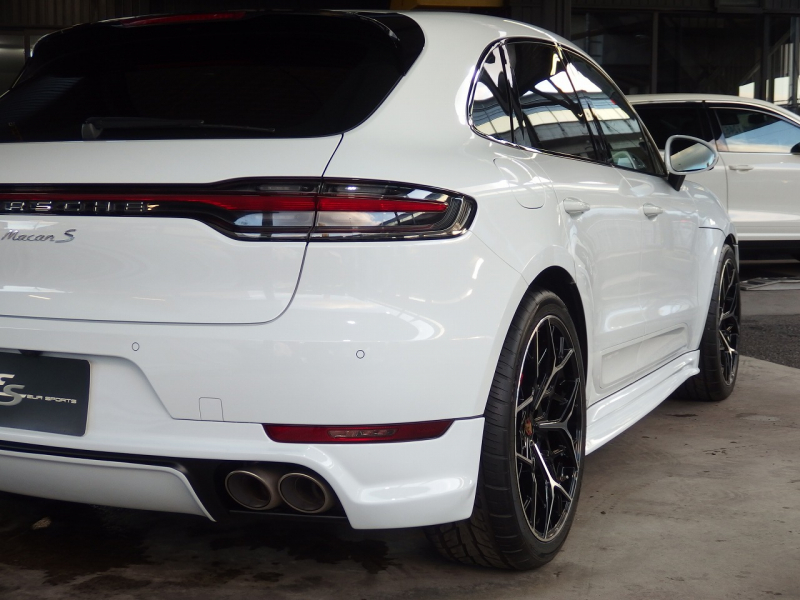 ポルシェ&nbsp;マカン&nbsp;S　正規ディーラー車　右ハンドル　EUR-GTエアロキット&nbsp;中古車