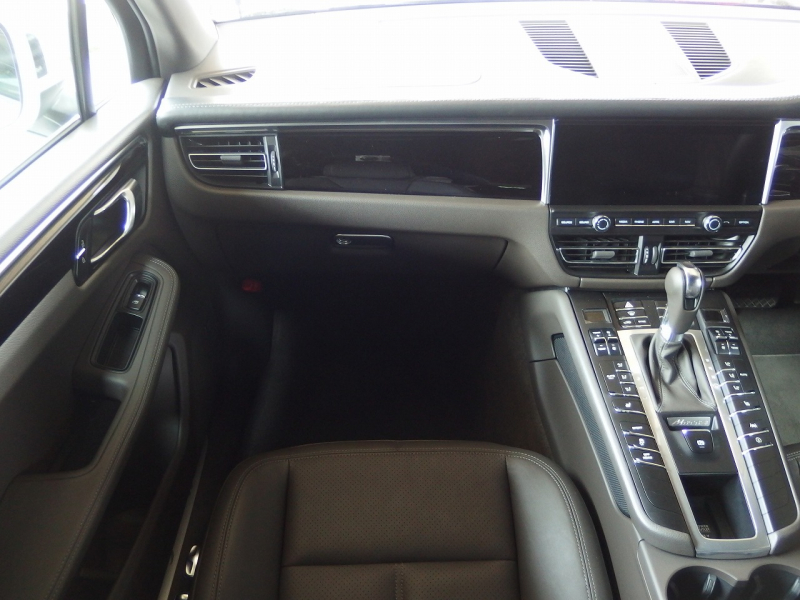 ポルシェ&nbsp;マカン&nbsp;S　正規ディーラー車　右ハンドル　EUR-GTエアロキット&nbsp;中古車