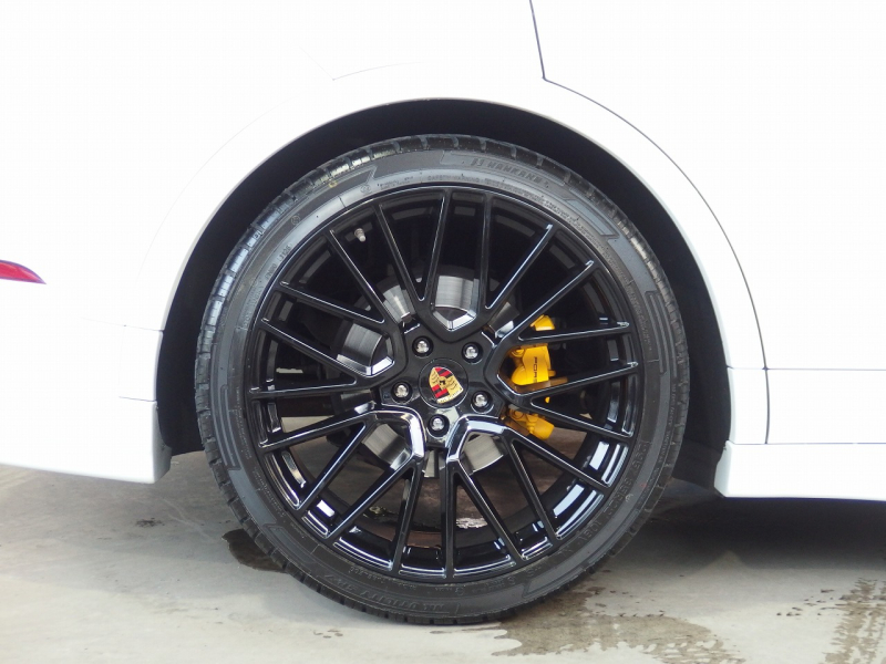 ポルシェ&nbsp;カイエンクーペ&nbsp;正規ディーラー車　EUR-GTエアロ　ESダウンサス　22インチアルミホイール　右ハンドル　2020yモデル&nbsp;中古車