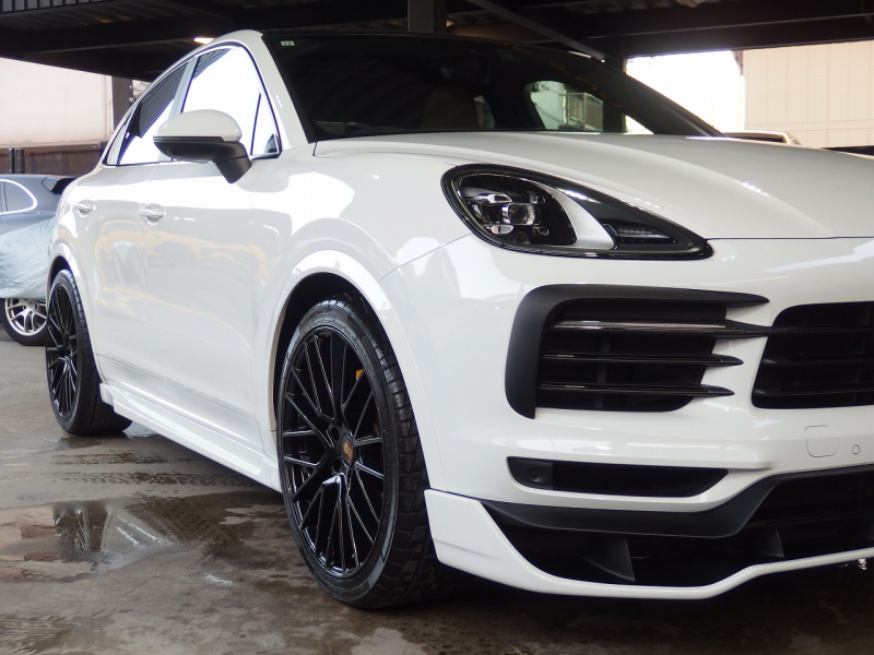 ポルシェ&nbsp;カイエンクーペ&nbsp;正規ディーラー車　EUR-GTエアロ　ESダウンサス　22インチアルミホイール　右ハンドル　2020yモデル&nbsp;中古車