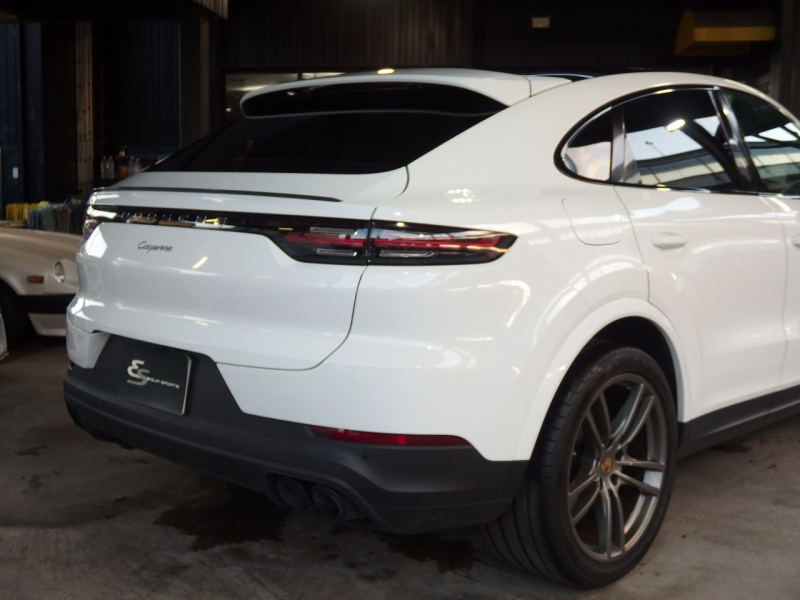 ポルシェ カイエンクーペ 正規ディーラー車　右ハンドル　2020yモデル 中古車