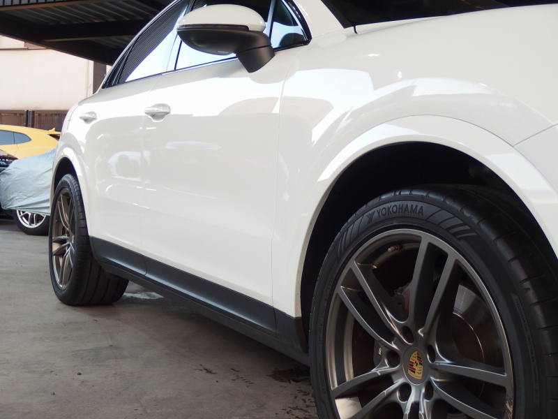 ポルシェ カイエンクーペ 正規ディーラー車　右ハンドル　2020yモデル 中古車