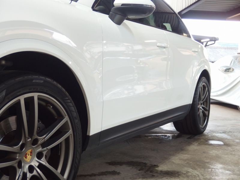 ポルシェ カイエンクーペ 正規ディーラー車　右ハンドル　2020yモデル 中古車
