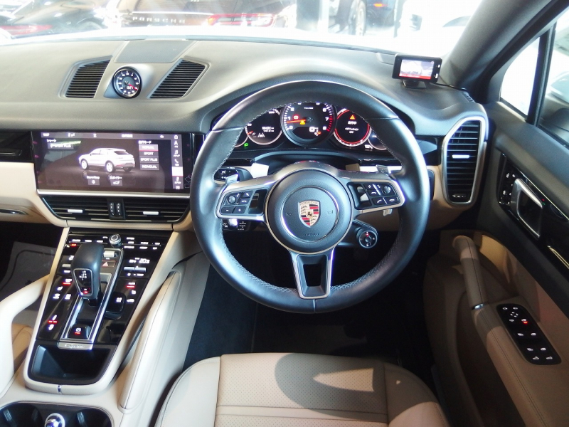 ポルシェ カイエンクーペ 正規ディーラー車　右ハンドル　2020yモデル 中古車