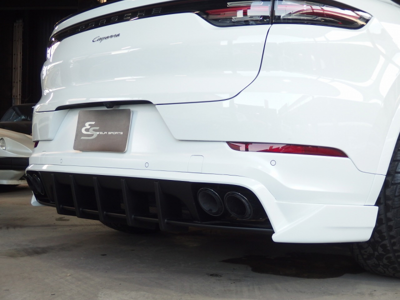 ポルシェ&nbsp;カイエンクーペ&nbsp;正規ディーラー車　EUR-GTエアロ　ESダウンサス　22インチアルミホイール　右ハンドル　2020yモデル&nbsp;中古車