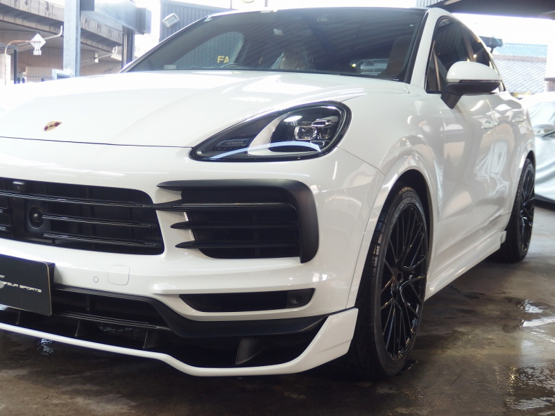 ポルシェ&nbsp;カイエンクーペ&nbsp;正規ディーラー車　EUR-GTエアロ　ESダウンサス　22インチアルミホイール　右ハンドル　2020yモデル&nbsp;中古車