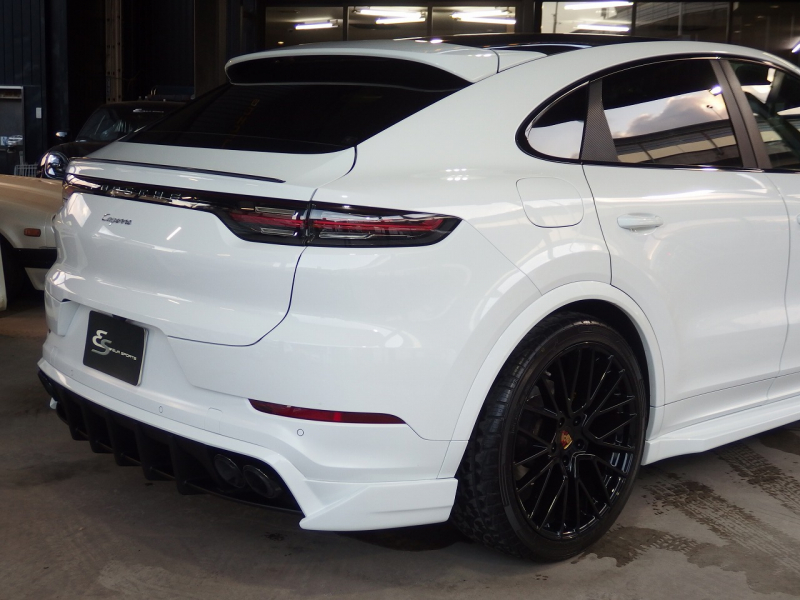 ポルシェ&nbsp;カイエンクーペ&nbsp;正規ディーラー車　EUR-GTエアロ　ESダウンサス　22インチアルミホイール　右ハンドル　2020yモデル&nbsp;中古車