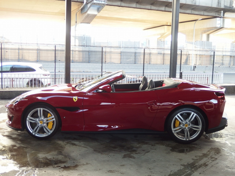 フェラーリ ポルトフィーノ 正規ディーラー車　左ハンドル　F1　DCT 中古車