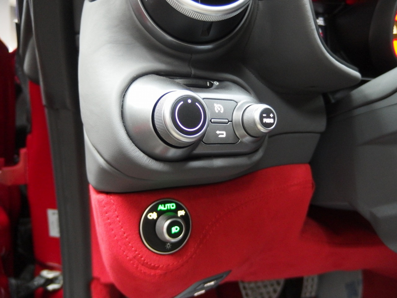 フェラーリ ポルトフィーノ 正規ディーラー車　左ハンドル　F1　DCT 中古車