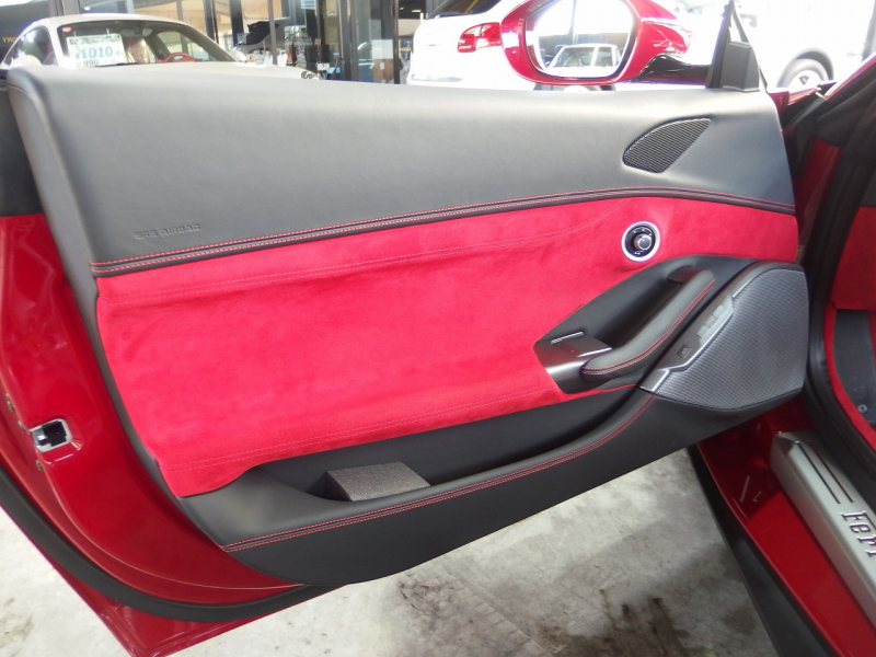 フェラーリ ポルトフィーノ 正規ディーラー車　左ハンドル　F1　DCT 中古車