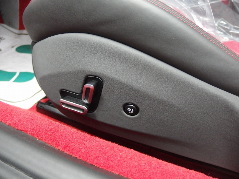 フェラーリ ポルトフィーノ 正規ディーラー車　左ハンドル　F1　DCT 中古車