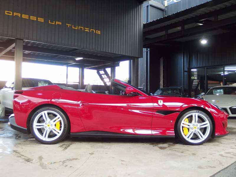 フェラーリ ポルトフィーノ 正規ディーラー車　左ハンドル　F1　DCT 中古車