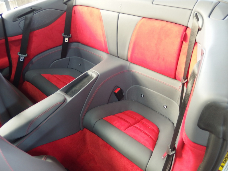 フェラーリ ポルトフィーノ 正規ディーラー車　左ハンドル　F1　DCT 中古車