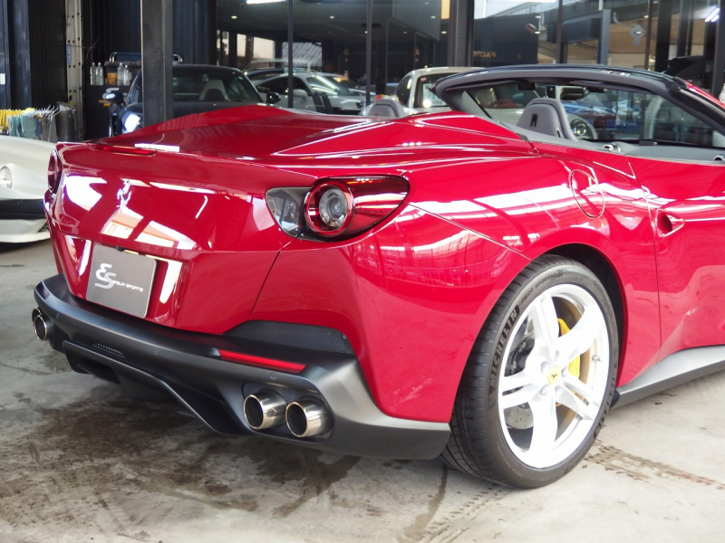 フェラーリ ポルトフィーノ 正規ディーラー車　左ハンドル　F1　DCT 中古車