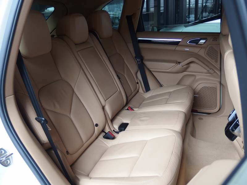 ポルシェ&nbsp;カイエン&nbsp;S　正規ディーラー車　右ハンドル　EUR-GTエアロ&nbsp;中古車