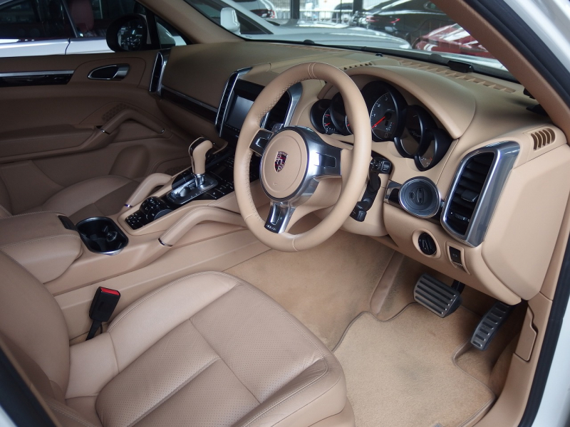 ポルシェ&nbsp;カイエン&nbsp;S　正規ディーラー車　右ハンドル　EUR-GTエアロ&nbsp;中古車