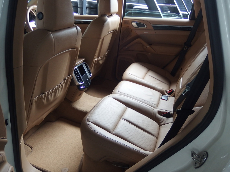 ポルシェ&nbsp;カイエン&nbsp;S　正規ディーラー車　右ハンドル　EUR-GTエアロ&nbsp;中古車