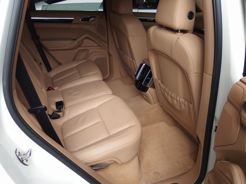 ポルシェ&nbsp;カイエン&nbsp;S　正規ディーラー車　右ハンドル　EUR-GTエアロ&nbsp;中古車