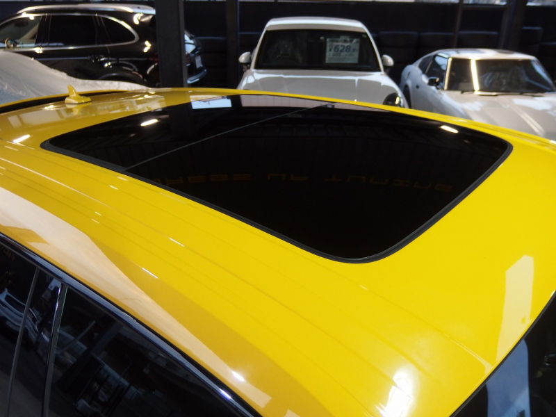 ランボルギーニ ウルス 正規ディーラー車　左ハンドル　 中古車