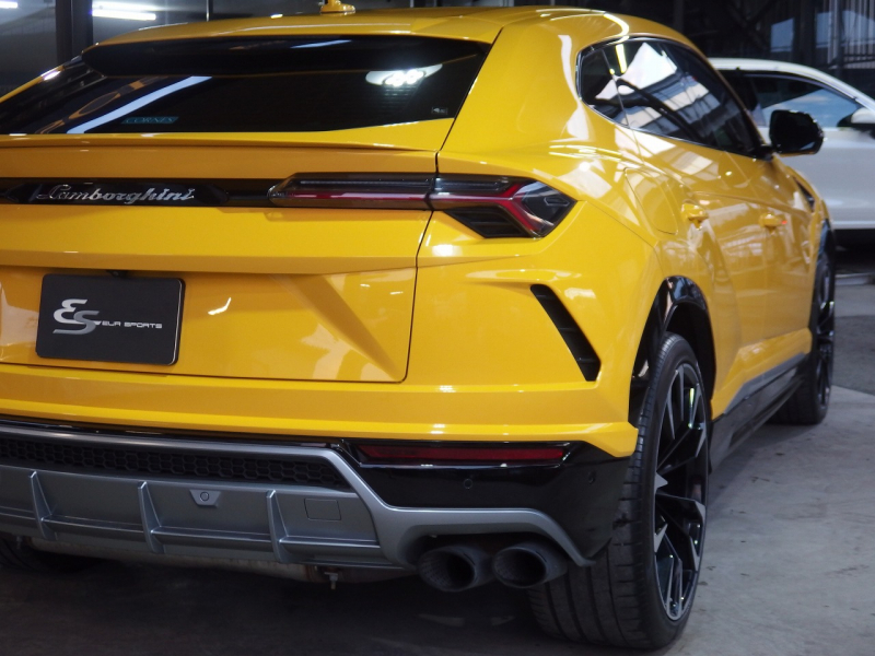 ランボルギーニ ウルス 正規ディーラー車　左ハンドル　 中古車