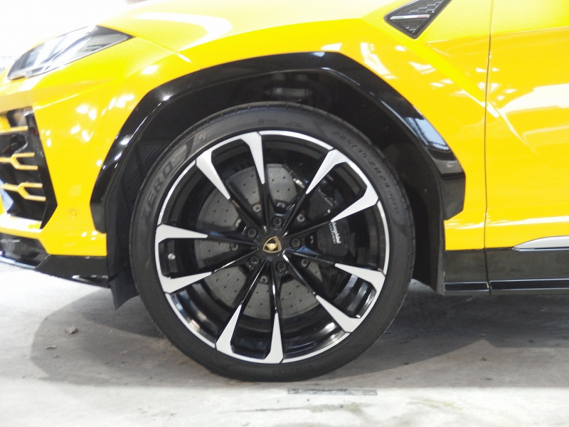 ランボルギーニ ウルス 正規ディーラー車　左ハンドル　 中古車