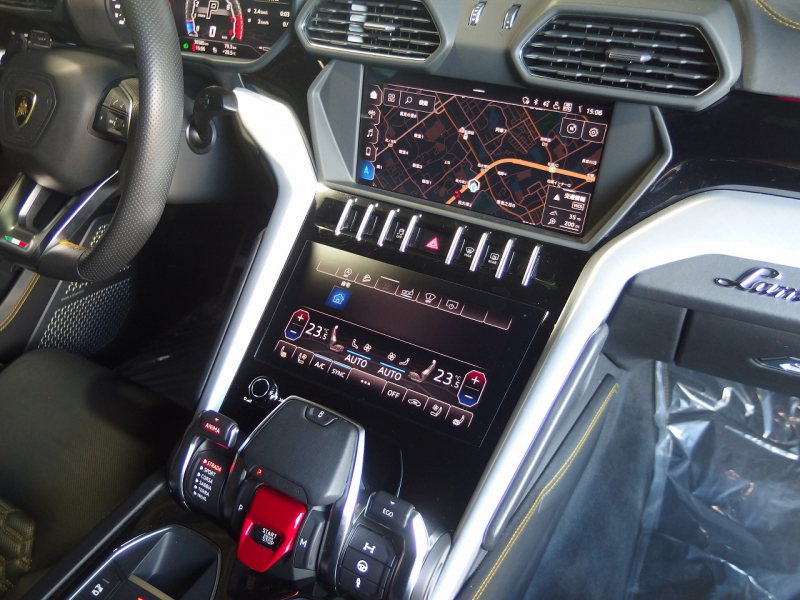 ランボルギーニ ウルス 正規ディーラー車　左ハンドル　 中古車