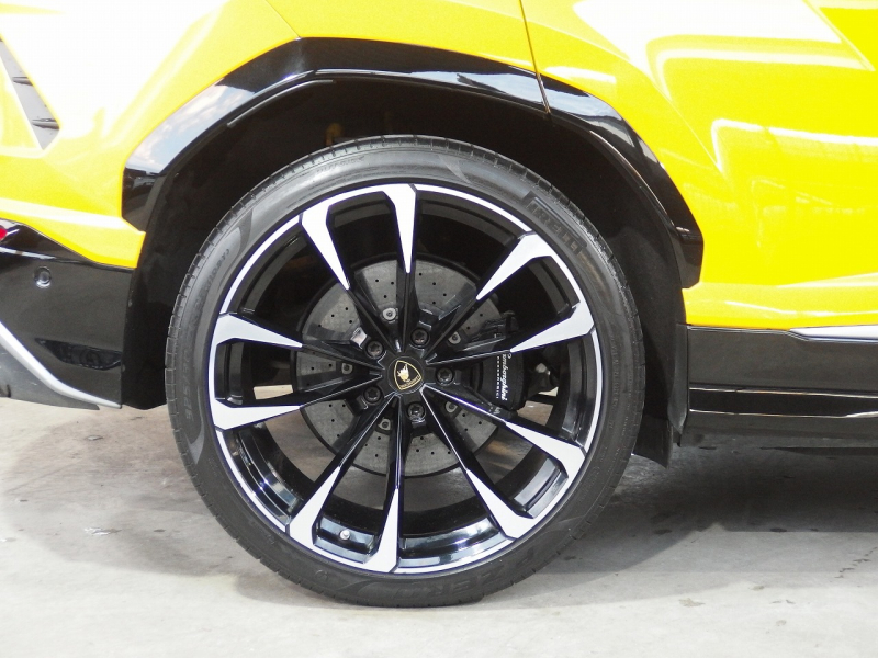 ランボルギーニ ウルス 正規ディーラー車　左ハンドル　 中古車