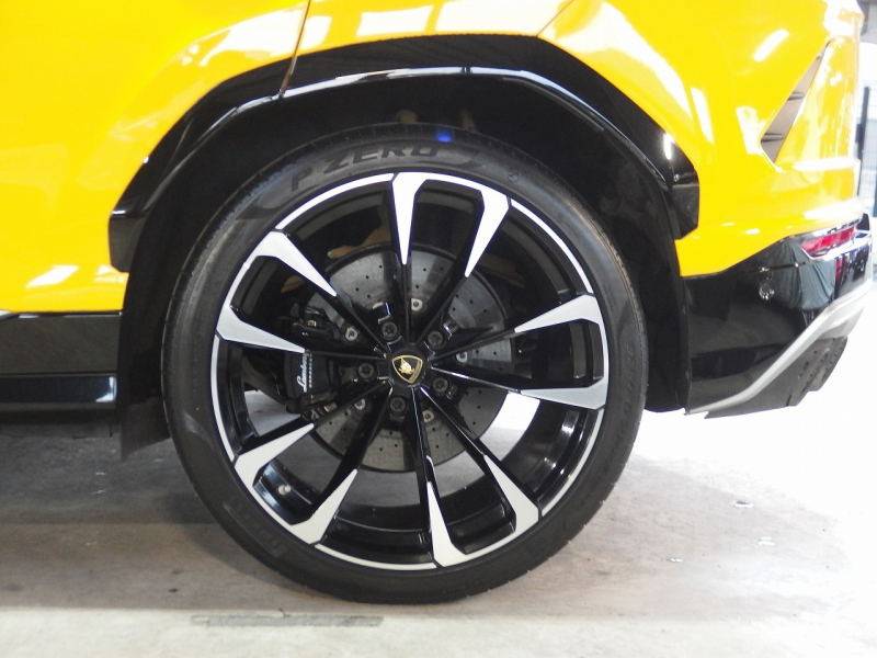 ランボルギーニ ウルス 正規ディーラー車　左ハンドル　 中古車