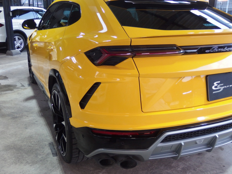 ランボルギーニ ウルス 正規ディーラー車　左ハンドル　 中古車