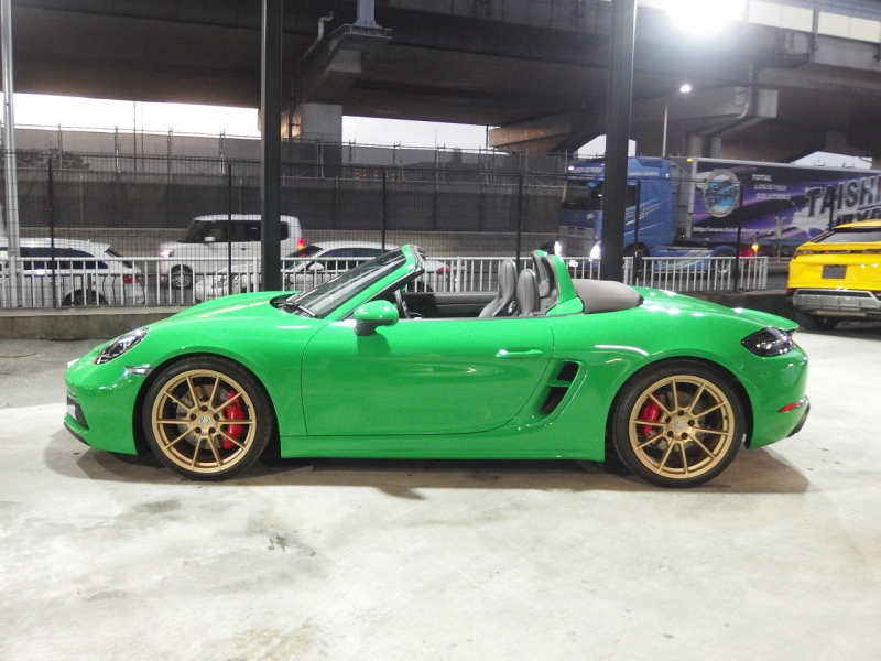 ポルシェ 718 ボクスター GTS4.0　正規ディーラー車　右ハンドル 中古車