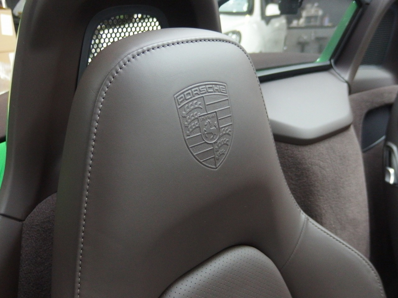 ポルシェ 718 ボクスター GTS4.0　正規ディーラー車　右ハンドル 中古車