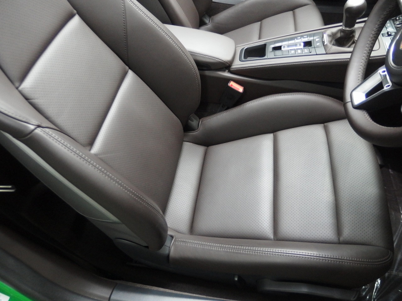 ポルシェ 718 ボクスター GTS4.0　正規ディーラー車　右ハンドル 中古車