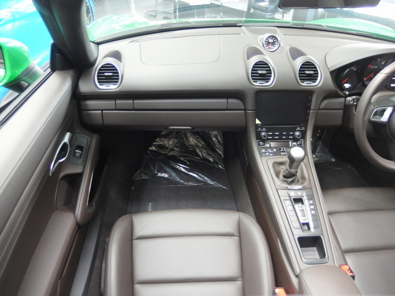 ポルシェ 718 ボクスター GTS4.0　正規ディーラー車　右ハンドル 中古車