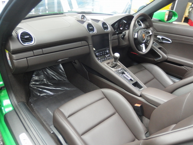 ポルシェ 718 ボクスター GTS4.0　正規ディーラー車　右ハンドル 中古車