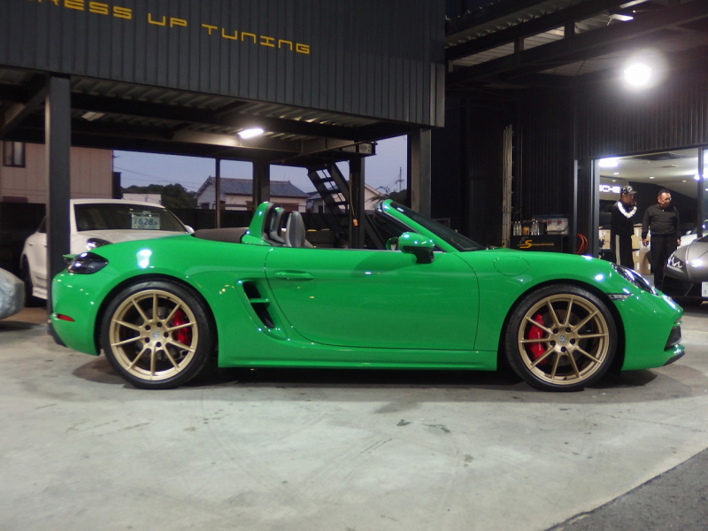 ポルシェ 718 ボクスター GTS4.0　正規ディーラー車　右ハンドル 中古車