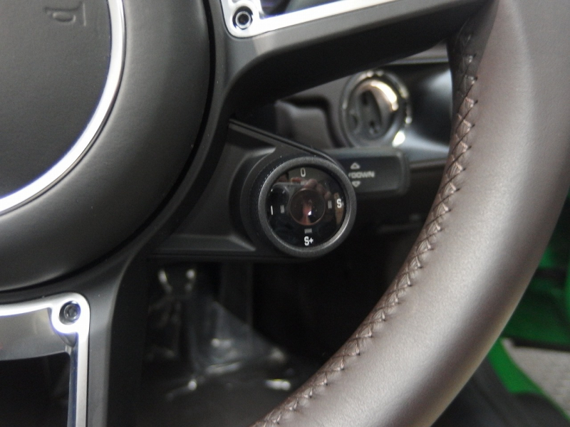 ポルシェ 718 ボクスター GTS4.0　正規ディーラー車　右ハンドル 中古車