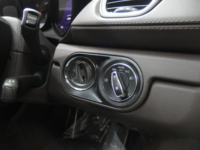 ポルシェ 718 ボクスター GTS4.0　正規ディーラー車　右ハンドル 中古車