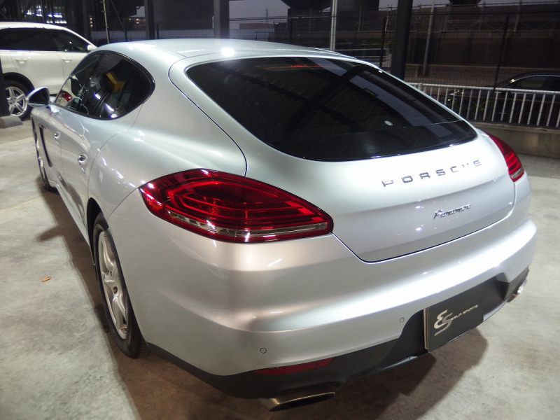 ポルシェ&nbsp;パナメーラ&nbsp;正規ディーラー車　右ハンドル　PDK&nbsp;中古車