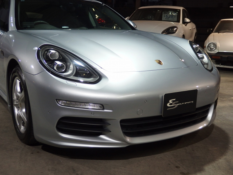 ポルシェ&nbsp;パナメーラ&nbsp;正規ディーラー車　右ハンドル　PDK&nbsp;中古車