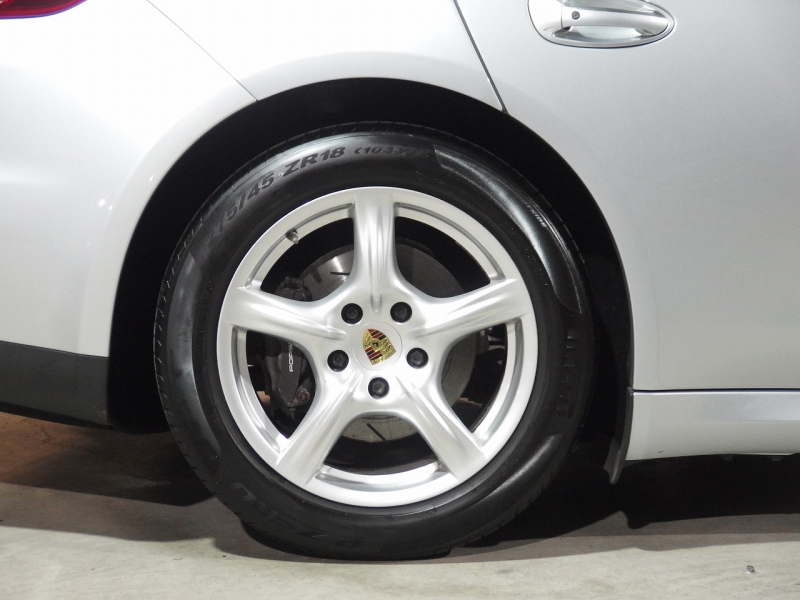 ポルシェ&nbsp;パナメーラ&nbsp;正規ディーラー車　右ハンドル　PDK&nbsp;中古車