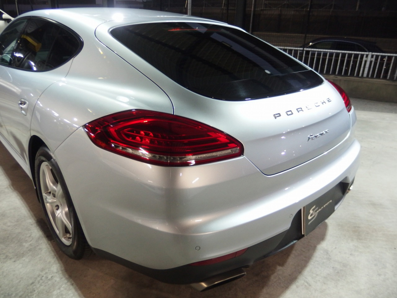 ポルシェ&nbsp;パナメーラ&nbsp;正規ディーラー車　右ハンドル　PDK&nbsp;中古車